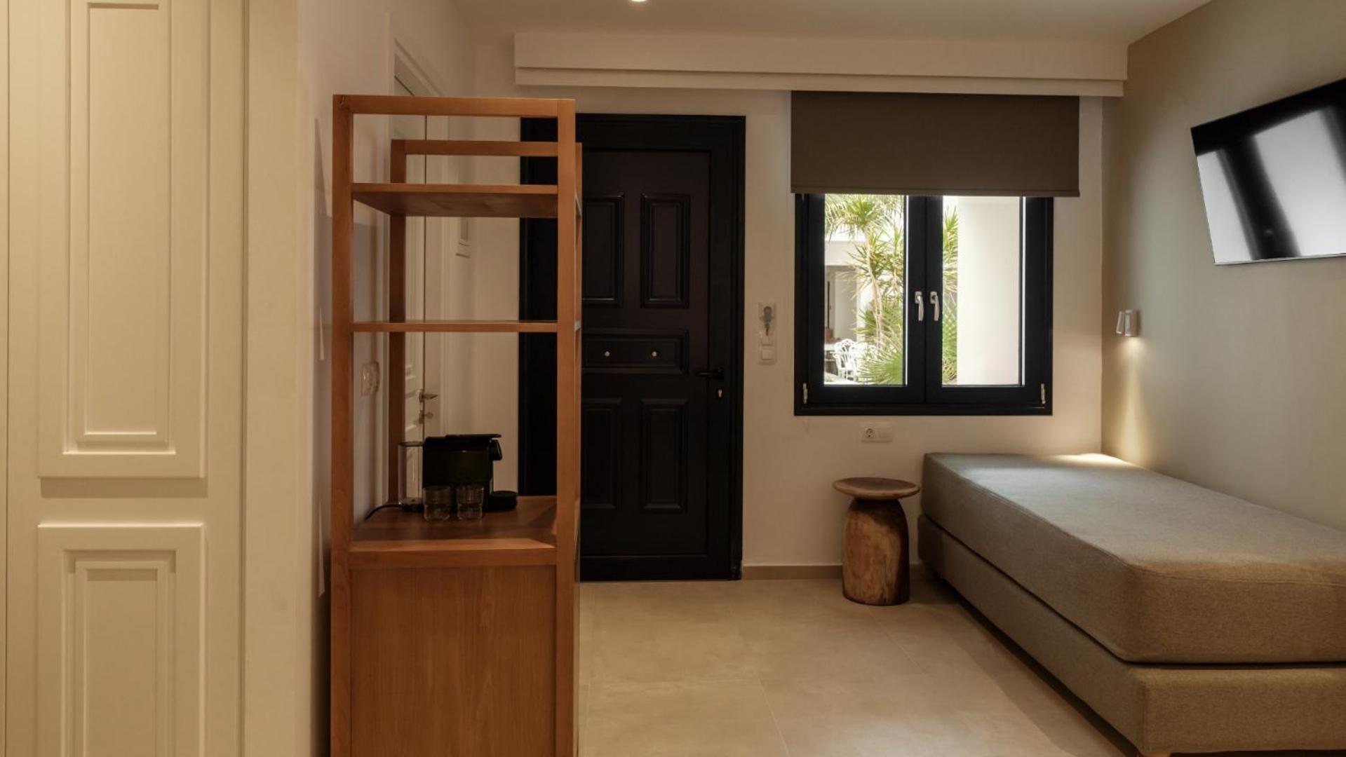 Nami Hotel & Suites Stalís Bilik gambar