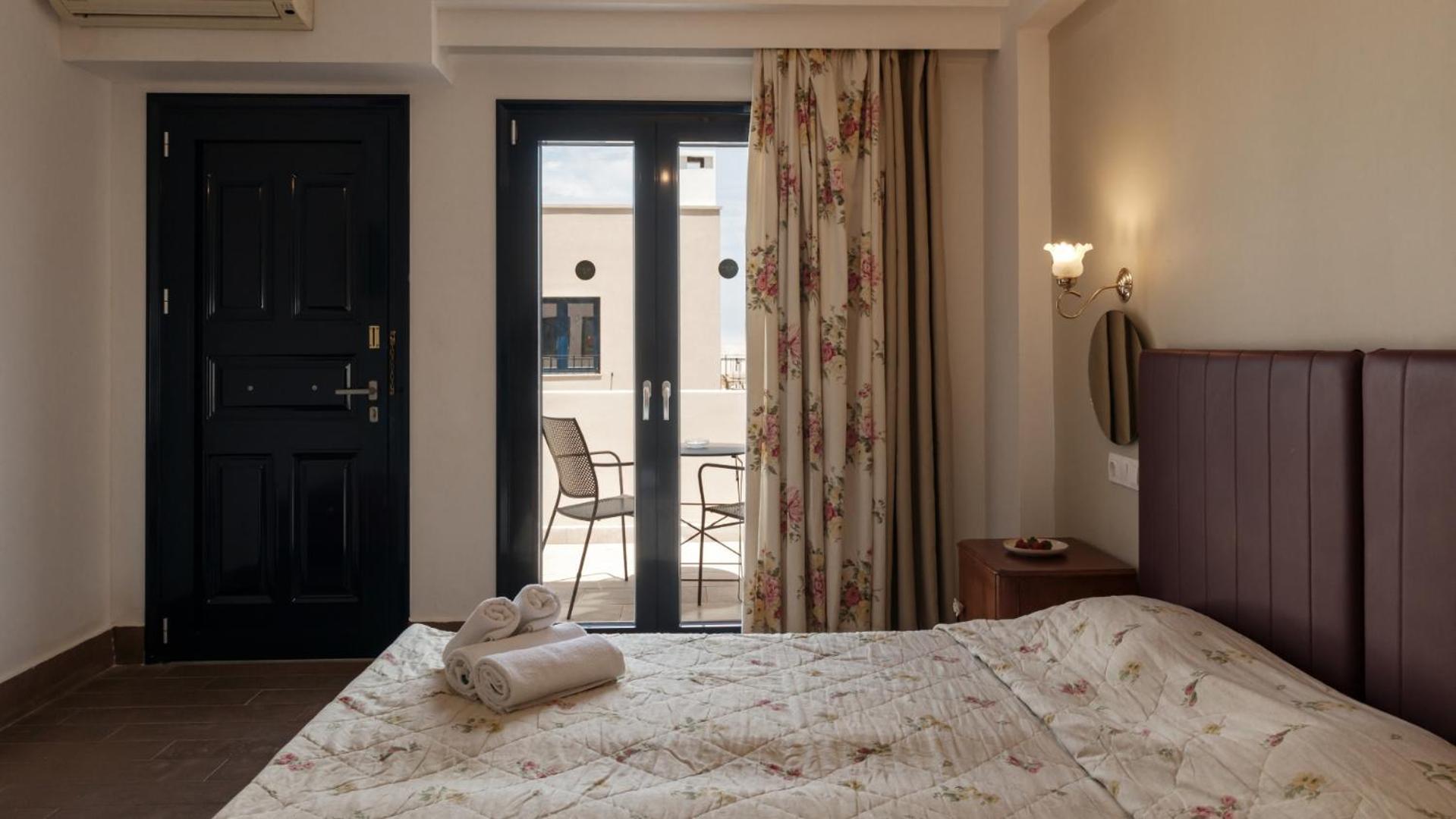 Nami Hotel & Suites Stalís Bilik gambar
