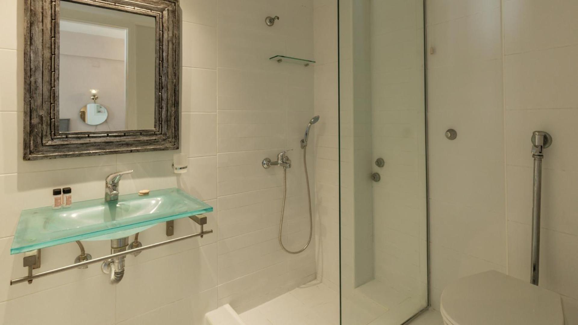 Nami Hotel & Suites Stalís Bilik gambar