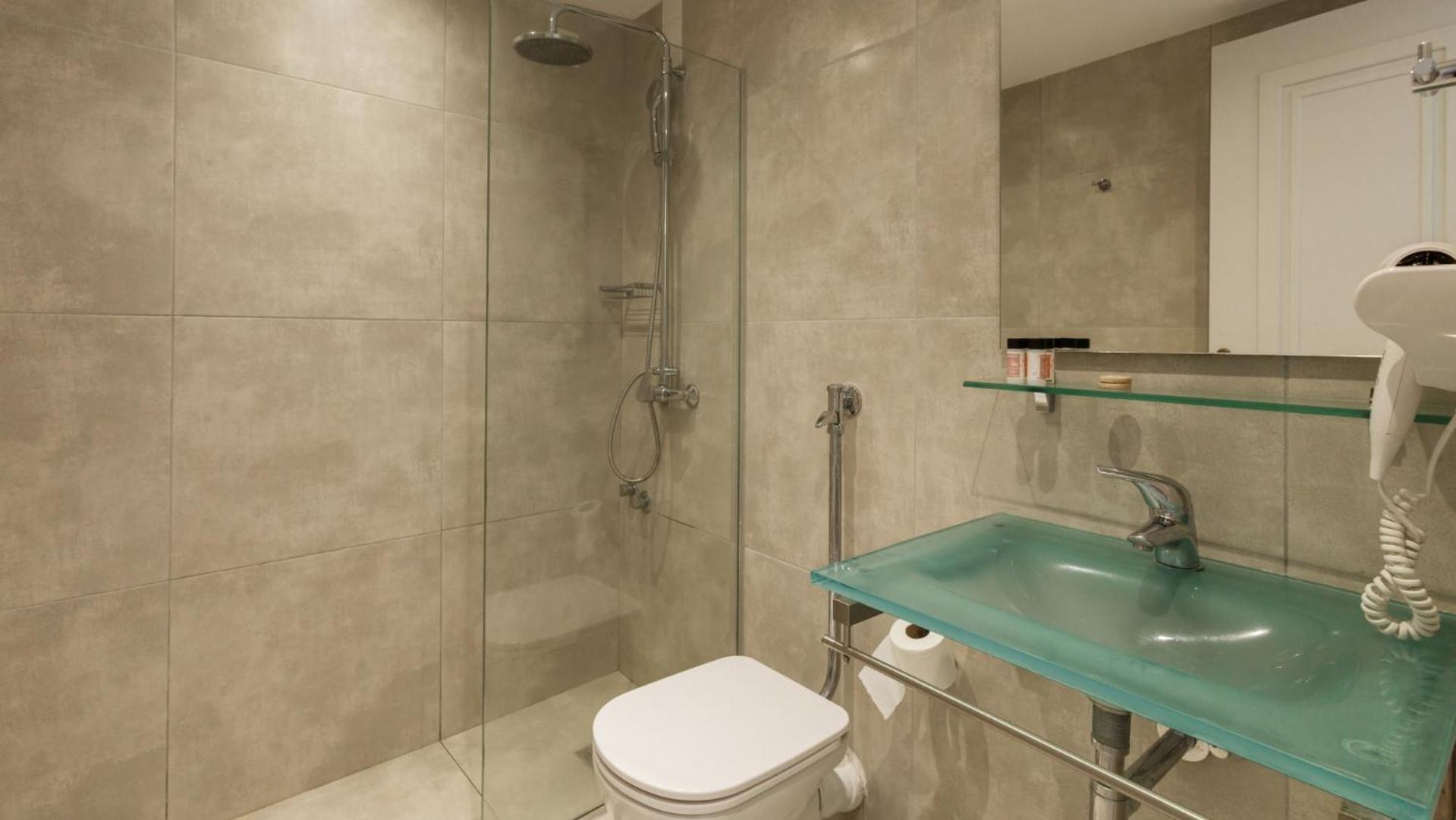 Nami Hotel & Suites Stalís Bilik gambar