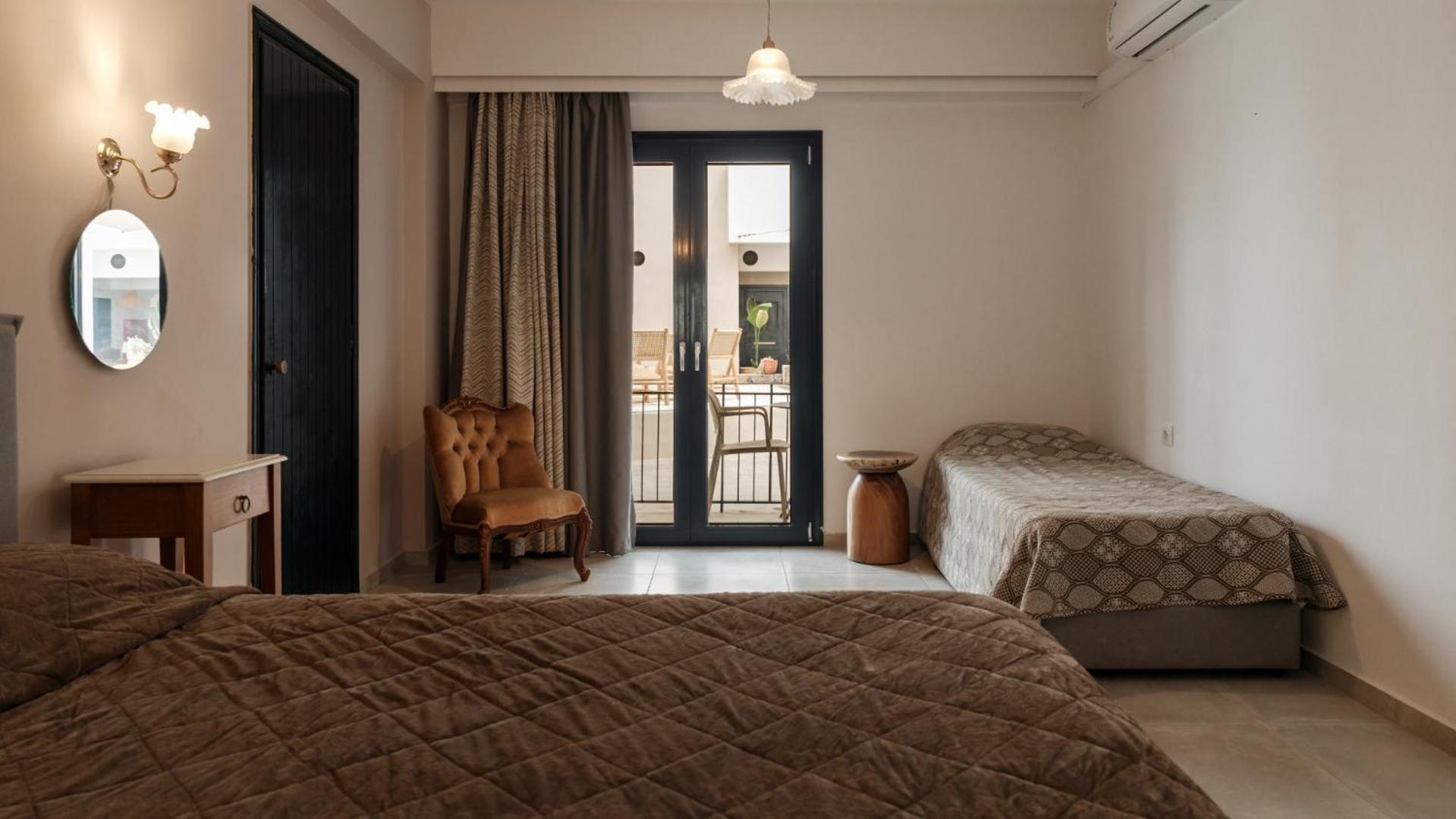 Nami Hotel & Suites Stalís Bilik gambar